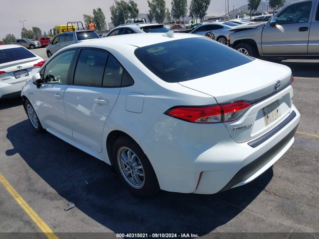 Toyota Corolla Hybrid Le 2021 JTDEAMDE2MJ029970 Image 3