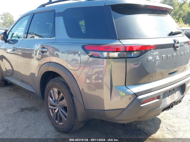 5N1DR3BD1NC221326 Nissan Pathfinder Sv 4wd