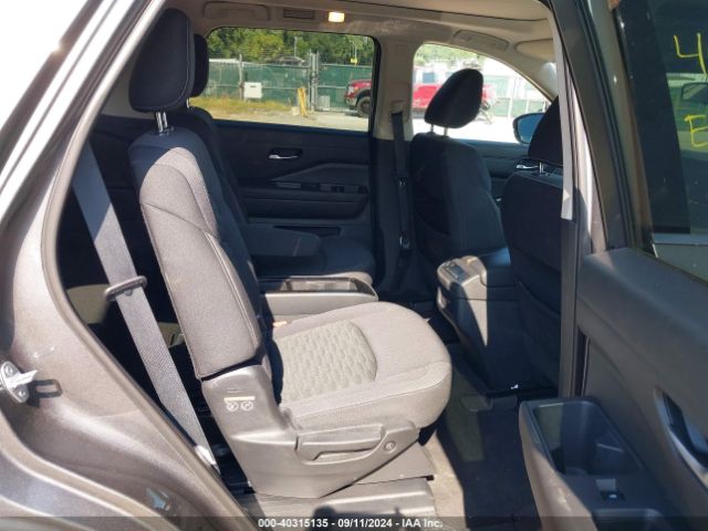 5N1DR3BD1NC221326 Nissan Pathfinder Sv 4wd
