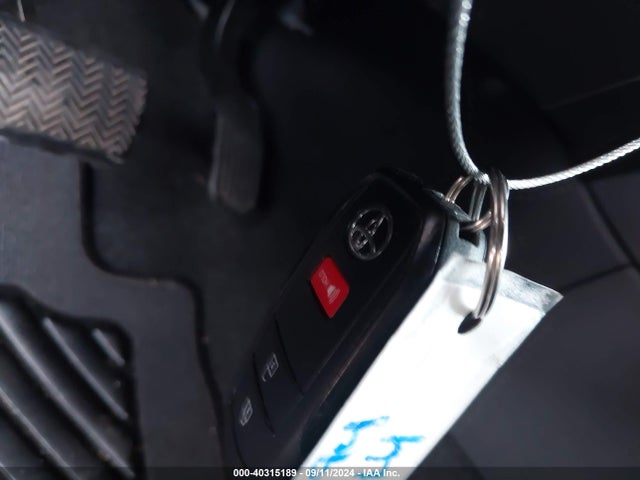 7MUBAAAG5PV065513 Toyota Corolla Cross Le