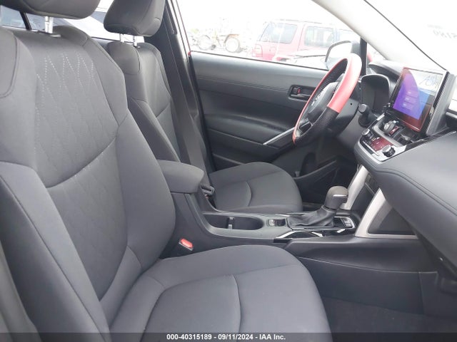 7MUBAAAG5PV065513 Toyota Corolla Cross Le