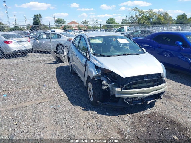 Ford FIESTA SE 2016 3FADP4BJ4GM130211 Image 1