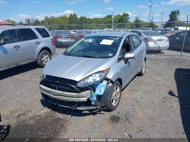 Ford FIESTA SE 2016 3FADP4BJ4GM130211 Image 2