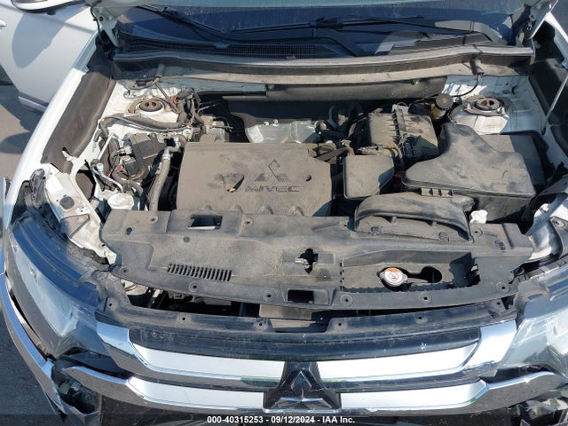 2017 MITSUBISHI OUTLANDER JA4AZ3A38HZ012631 Photo 9