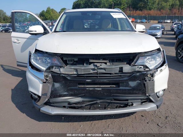 JA4AZ3A38HZ012631 Mitsubishi Outlander Se/sel