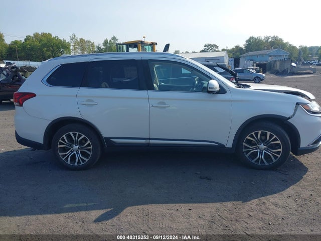 Mitsubishi Outlander Se/sel 2017 JA4AZ3A38HZ012631 Image 13