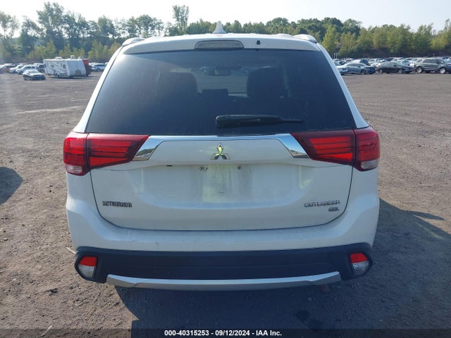 Mitsubishi Outlander Se/sel 2017 JA4AZ3A38HZ012631 Image 16