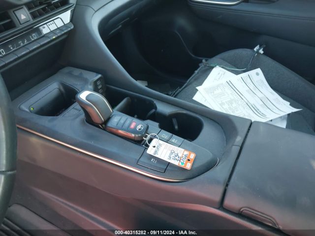 JTDAAAAF4P3003857 Toyota Crown Xle