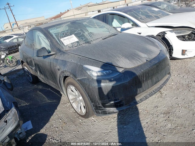 2023 TESLA MODEL Y 7SAYGDEE8PA122661 Photo 0