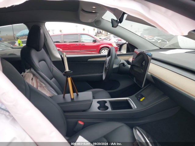 2023 TESLA MODEL Y 7SAYGDEE8PA122661 Photo 4