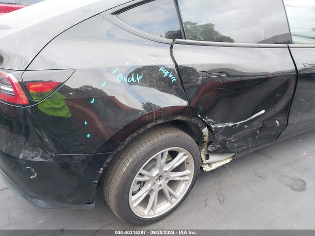 2023 TESLA MODEL Y 7SAYGDEE8PA122661 Photo 5