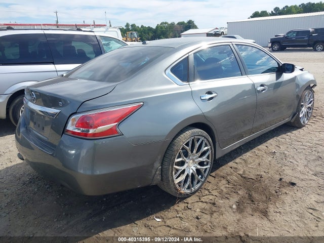 Nissan Altima 2.5 S 2015 1N4AL3AP1FC206028 Image 4