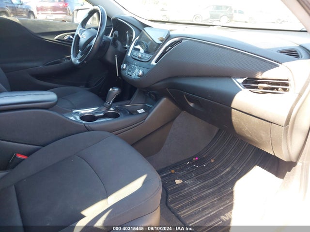 Chevrolet MALIBU LT 2018 1G1ZD5ST0JF107007 Image 5
