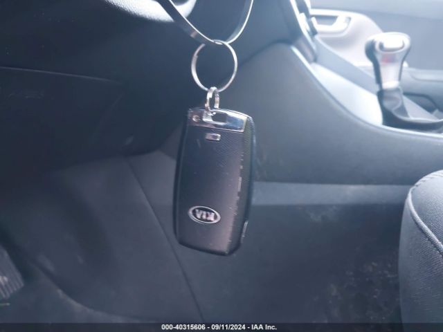 KNDCB3LC7K5218649 KIA NIRO LX