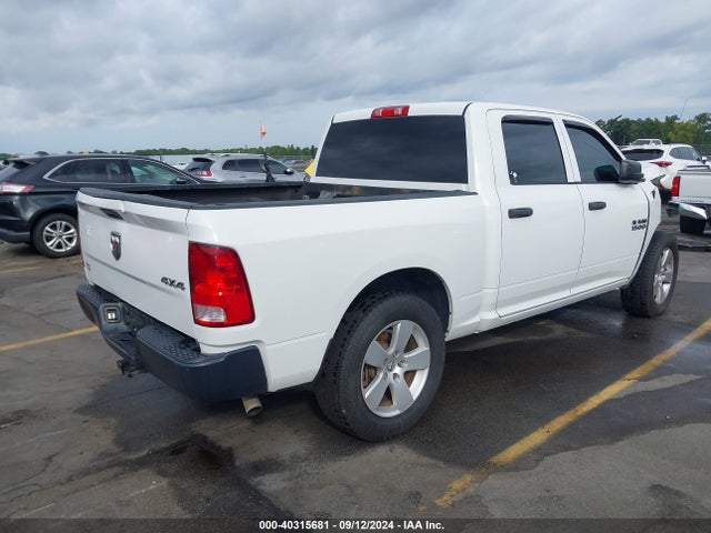 1C6RR7KG5HS789169 RAM 1500 Tradesman  4x4 5'7 Box