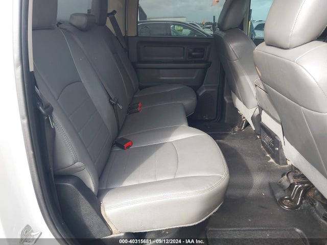 1C6RR7KG5HS789169 RAM 1500 Tradesman  4x4 5'7 Box