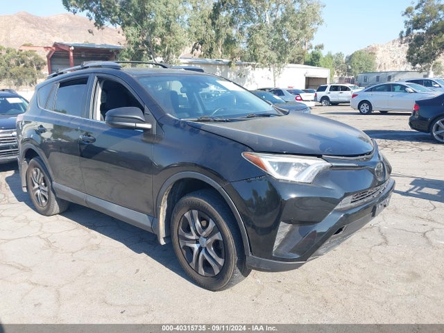 Toyota RAV4 LE 2018 2T3ZFREV1JW477645 главное изображение