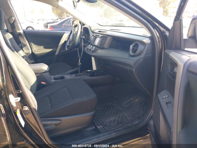 Toyota RAV4 LE 2018 2T3ZFREV1JW477645 Image 5