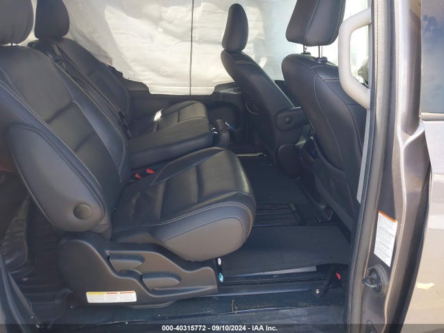 5TDXZ3DC2HS839263 Toyota Sienna Se Premium 8 Passenger
