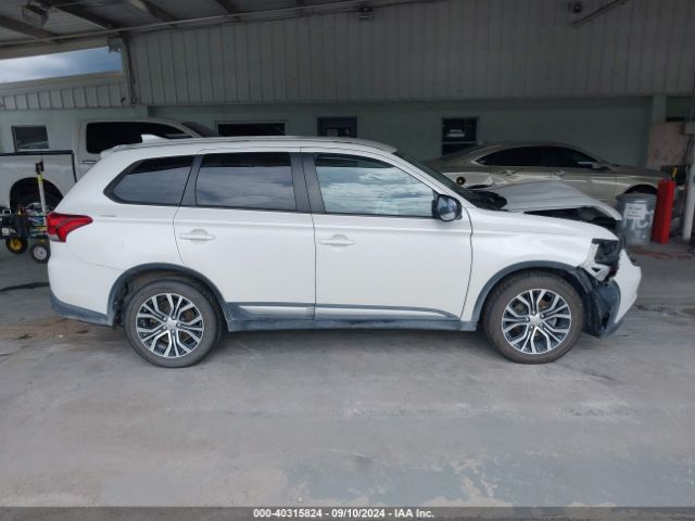 JA4AD2A35HZ067045 Mitsubishi Outlander Es
