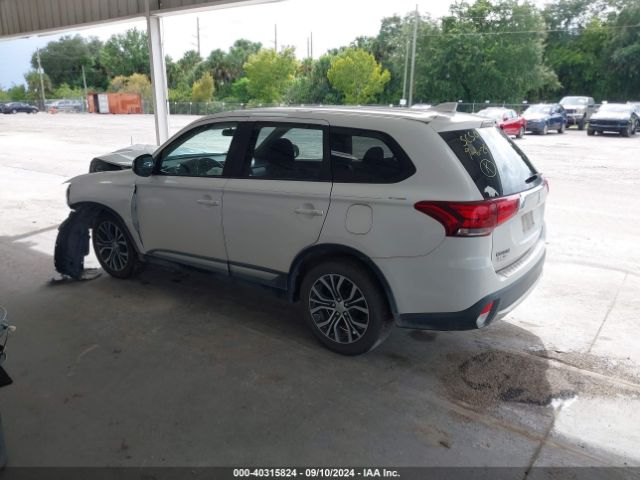 JA4AD2A35HZ067045 Mitsubishi Outlander Es