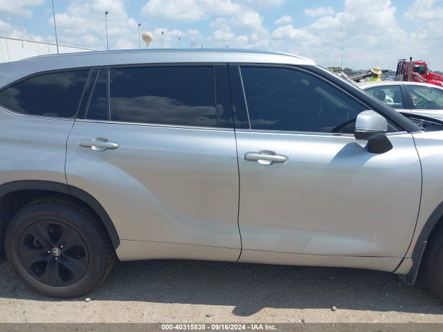 Toyota Highlander Xle 2021 5TDGZRBH5MS525716 Image 14
