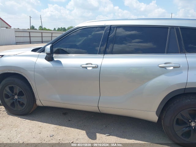 Toyota Highlander Xle 2021 5TDGZRBH5MS525716 Image 15