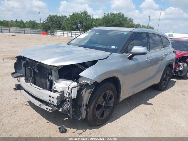 Toyota Highlander Xle 2021 5TDGZRBH5MS525716 Image 2