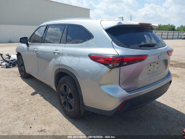 Toyota Highlander Xle 2021 5TDGZRBH5MS525716 Image 3