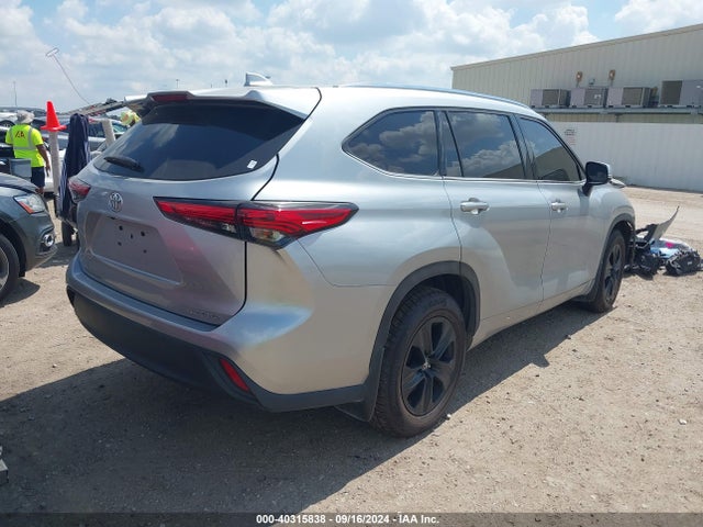 Toyota Highlander Xle 2021 5TDGZRBH5MS525716 Image 4