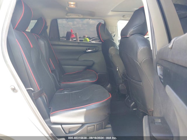 Toyota Highlander Xle 2021 5TDGZRBH5MS525716 Image 8