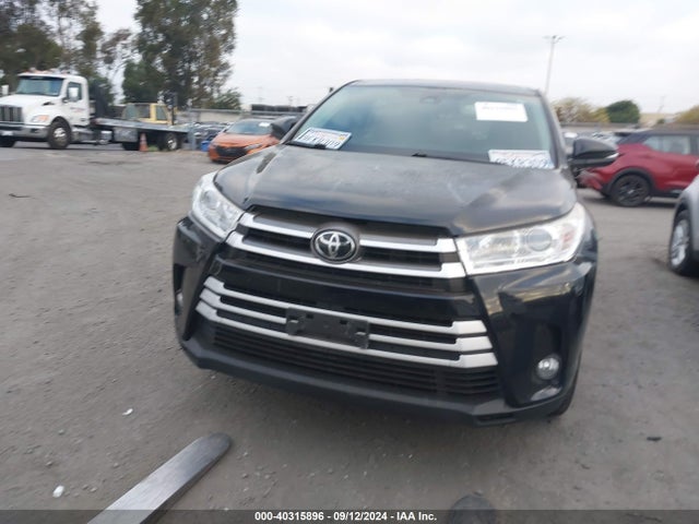 Toyota Highlander Le Plus 2019 5TDZZRFH4KS324809 Image 12