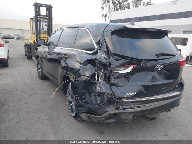 Toyota Highlander Le Plus 2019 5TDZZRFH4KS324809 Image 3