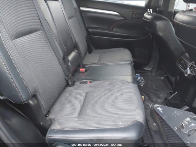 Toyota Highlander Le Plus 2019 5TDZZRFH4KS324809 Image 8