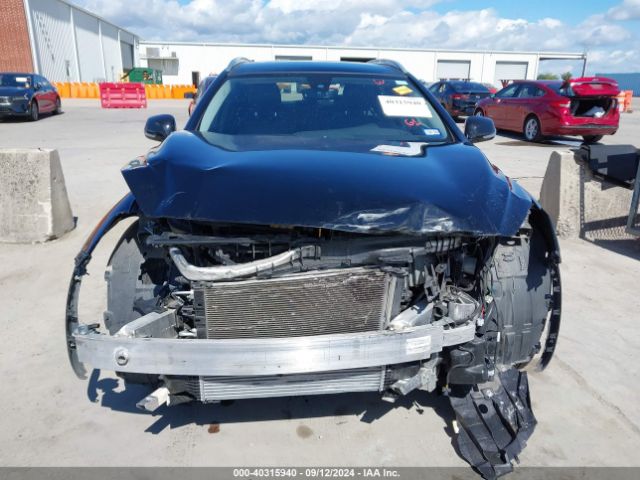 SJKCH5CP5HA031260 Infiniti Qx30 Premium