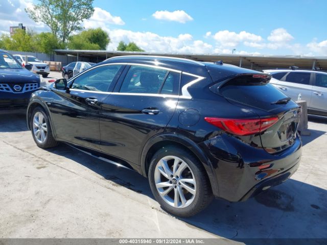 SJKCH5CP5HA031260 Infiniti Qx30 Premium