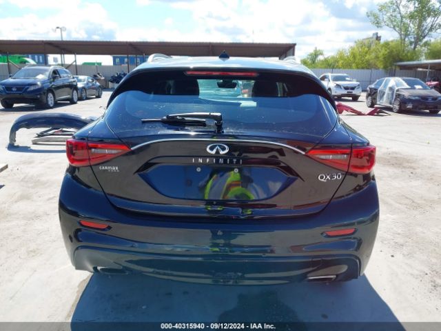 SJKCH5CP5HA031260 Infiniti Qx30 Premium