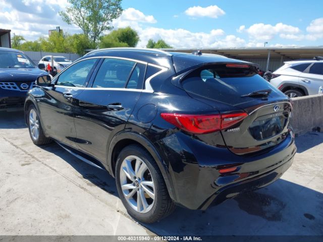 SJKCH5CP5HA031260 Infiniti Qx30 Premium