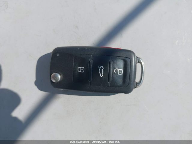 WVGAV7AX2HK044748 Volkswagen Tiguan 2.0t/2.0t S