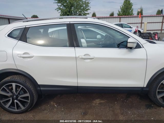 JN1BJ1CR7JW251797 Nissan Rogue Sport Sl