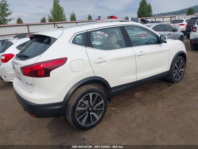 JN1BJ1CR7JW251797 Nissan Rogue Sport Sl