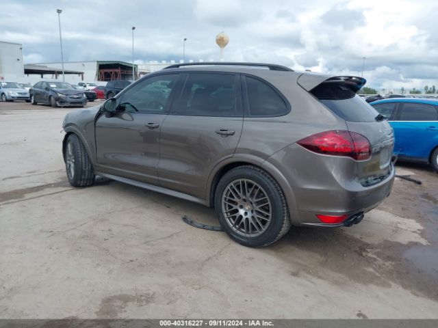 2013 PORSCHE CAYENNE WP1AD2A21DLA73515 Photo 2