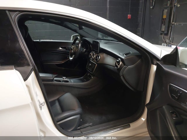 WDDSJ4GB2FN184752 Mercedes-Benz CLA 250 4MATIC