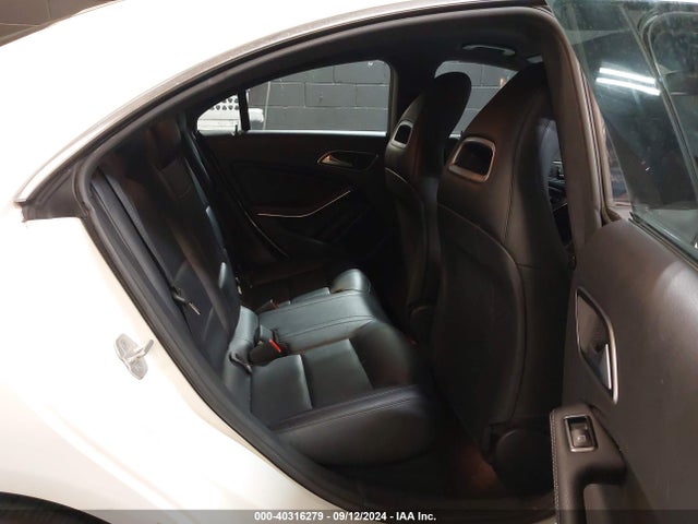 WDDSJ4GB2FN184752 Mercedes-Benz CLA 250 4MATIC
