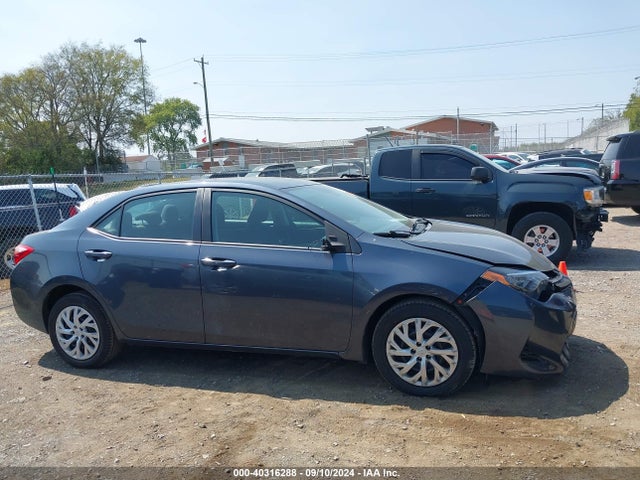 Toyota COROLLA LE 2018 5YFBURHE2JP785369 Image 13