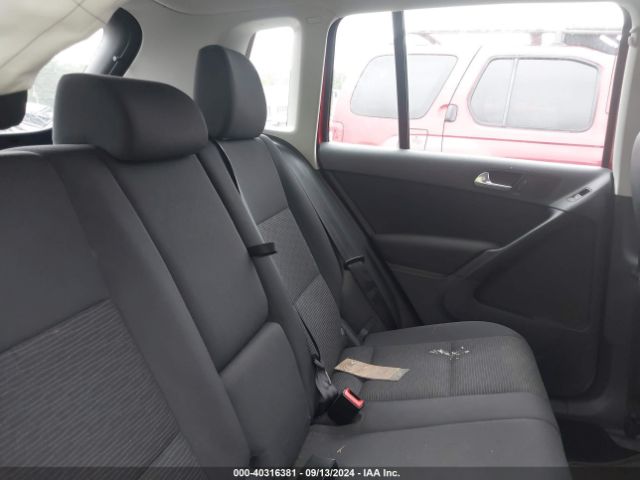 WVGAV7AXXFW115930 Volkswagen TIGUAN S
