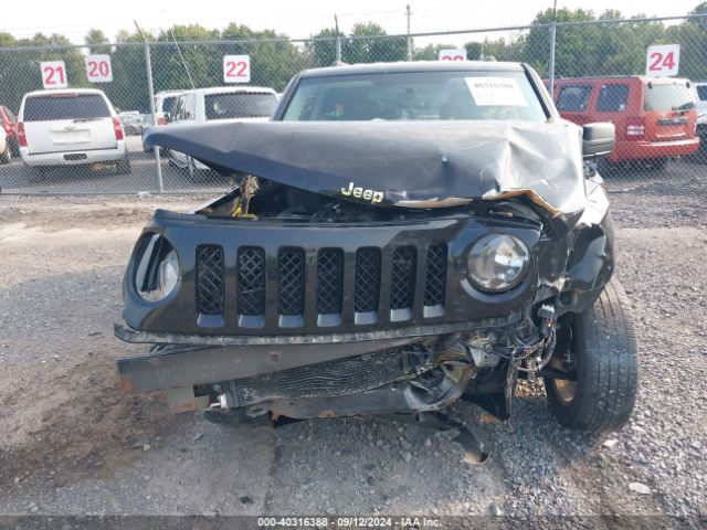 1C4NJRFBXGD650909 Jeep Patriot Latitude