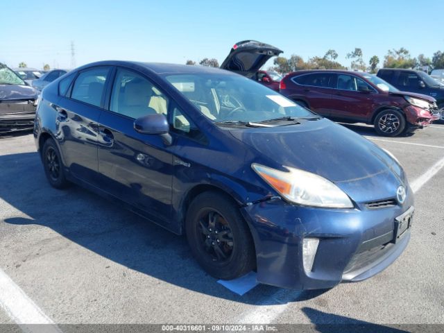 Toyota Prius Three 2014 JTDKN3DUXE1817325 Image 1