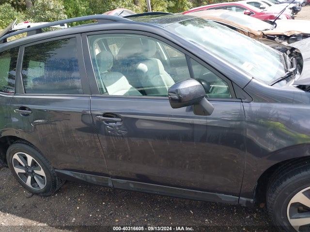 Subaru Forester 2.5i Premium 2018 JF2SJAGC0JH531716 Image 13