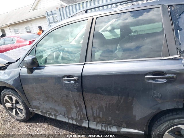 Subaru Forester 2.5i Premium 2018 JF2SJAGC0JH531716 Image 14